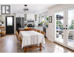 5579 SANS SOUCI ROAD, Halfmoon Bay, British Columbia