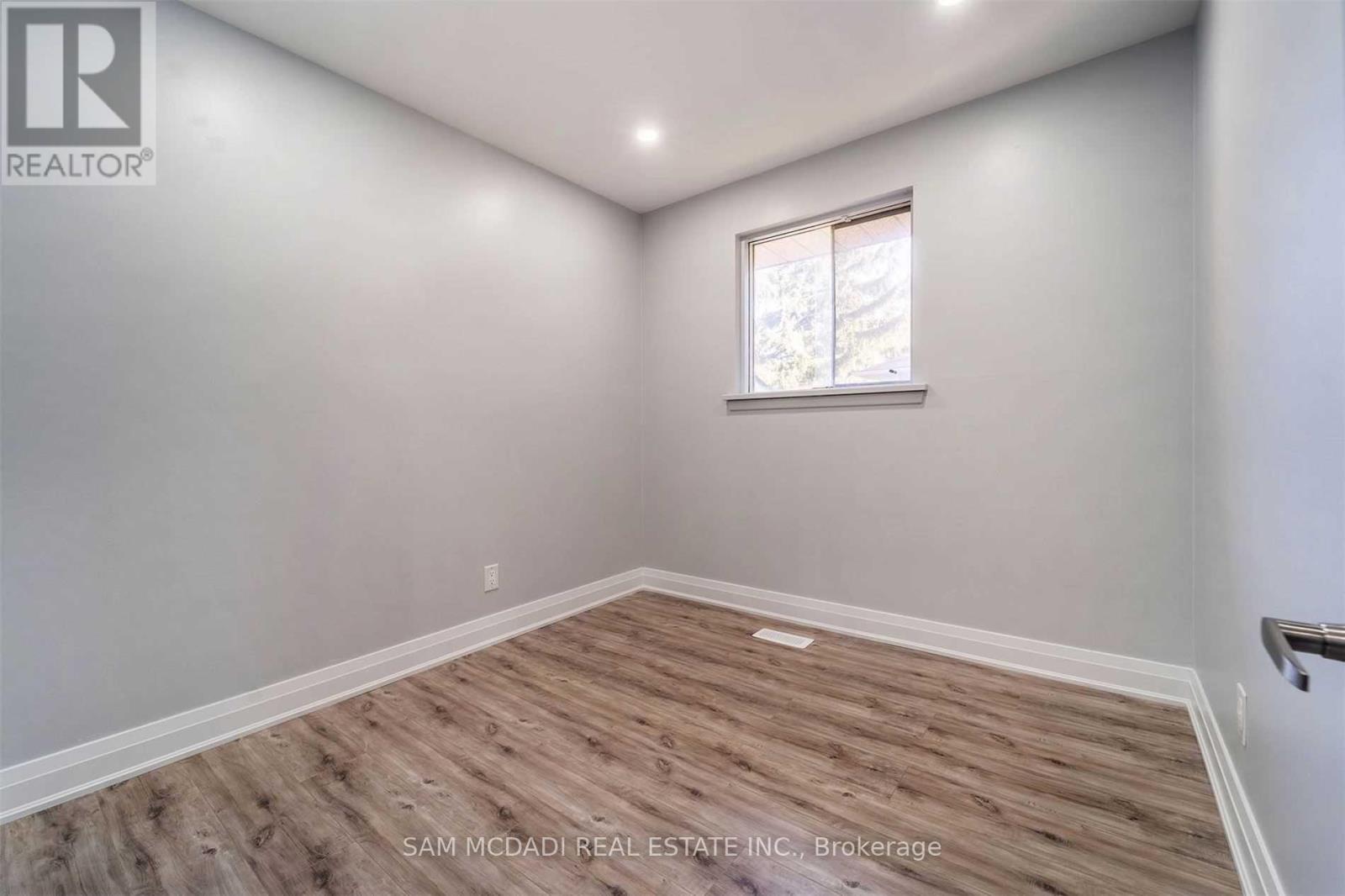 5318 Mericourt Road, Burlington, Ontario  L7L 3R4 - Photo 15 - W13206070