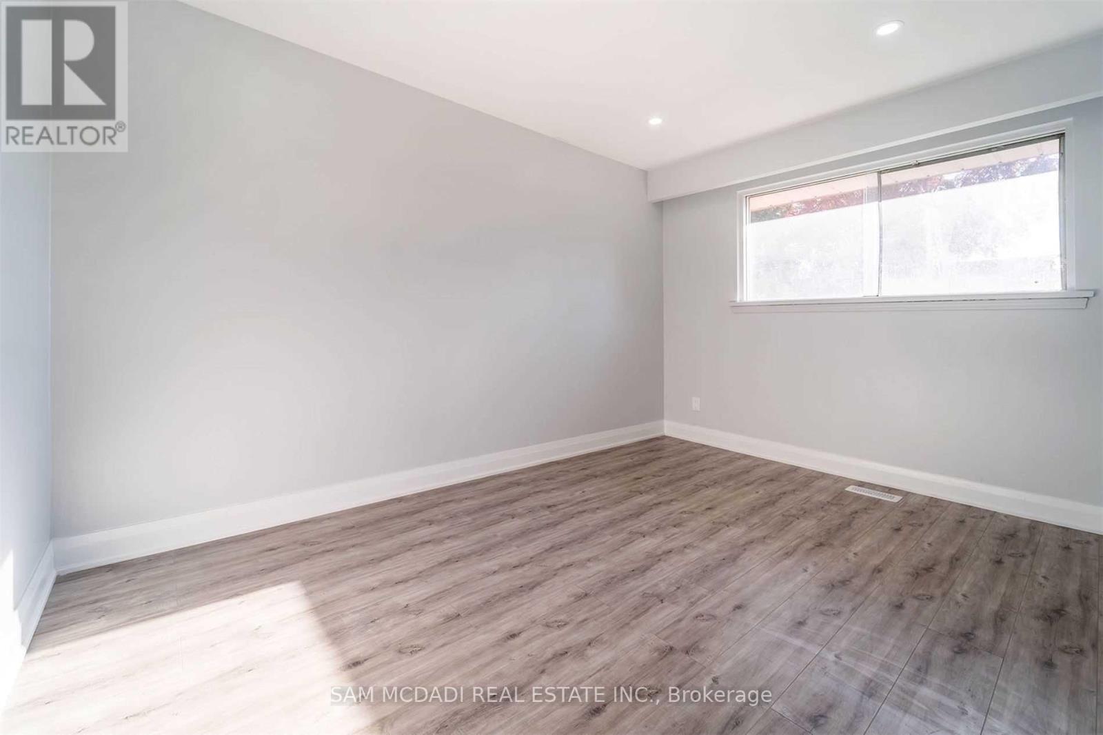 5318 Mericourt Road, Burlington, Ontario  L7L 3R4 - Photo 18 - W13206070