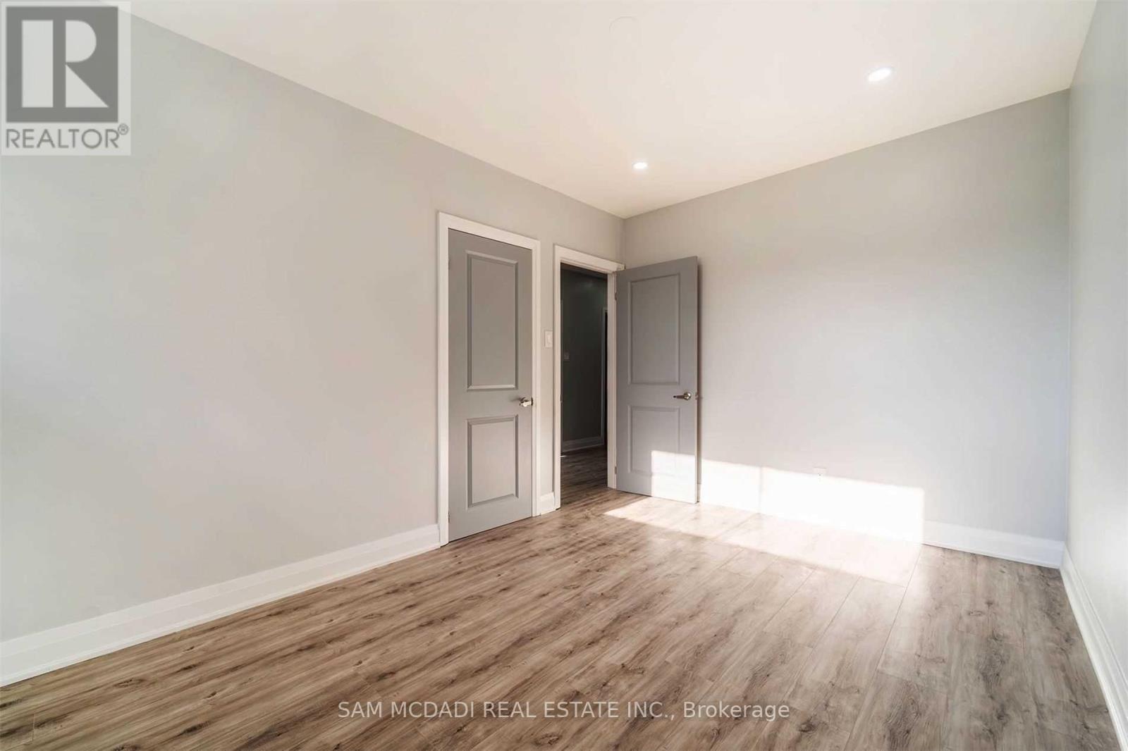 5318 Mericourt Road, Burlington, Ontario  L7L 3R4 - Photo 19 - W13206070