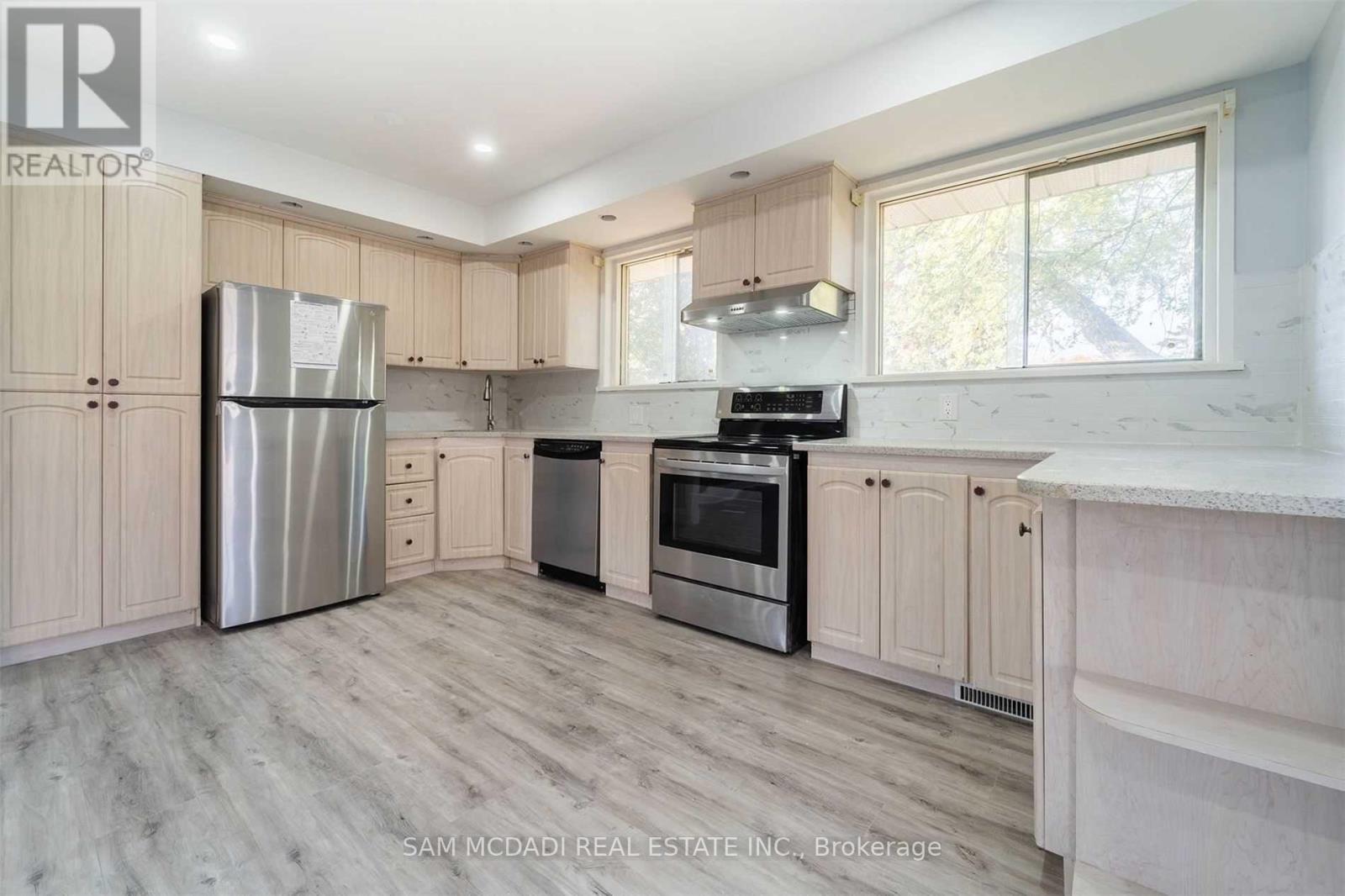 5318 Mericourt Road, Burlington, Ontario  L7L 3R4 - Photo 4 - W13206070