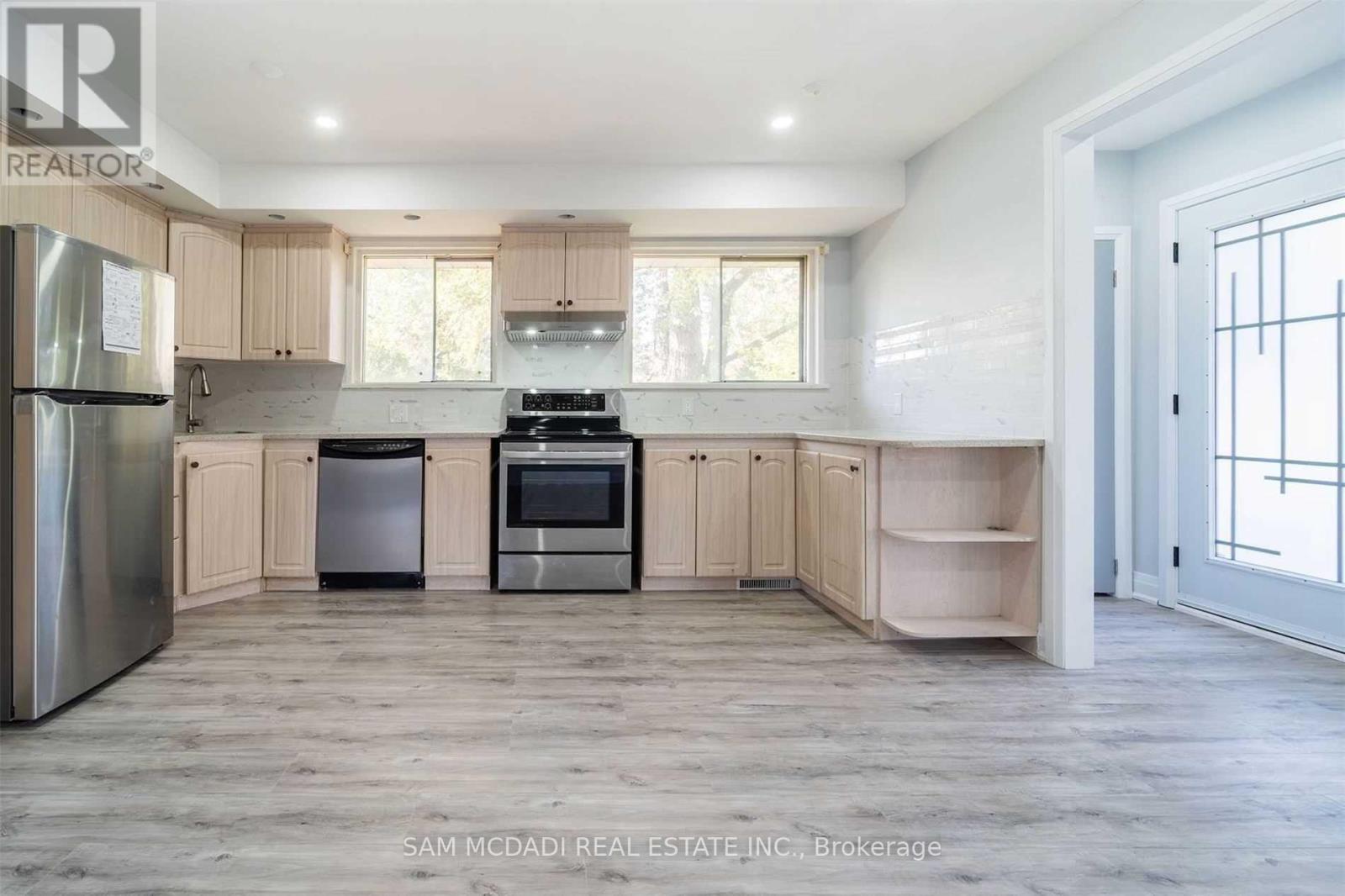 5318 Mericourt Road, Burlington, Ontario  L7L 3R4 - Photo 5 - W13206070