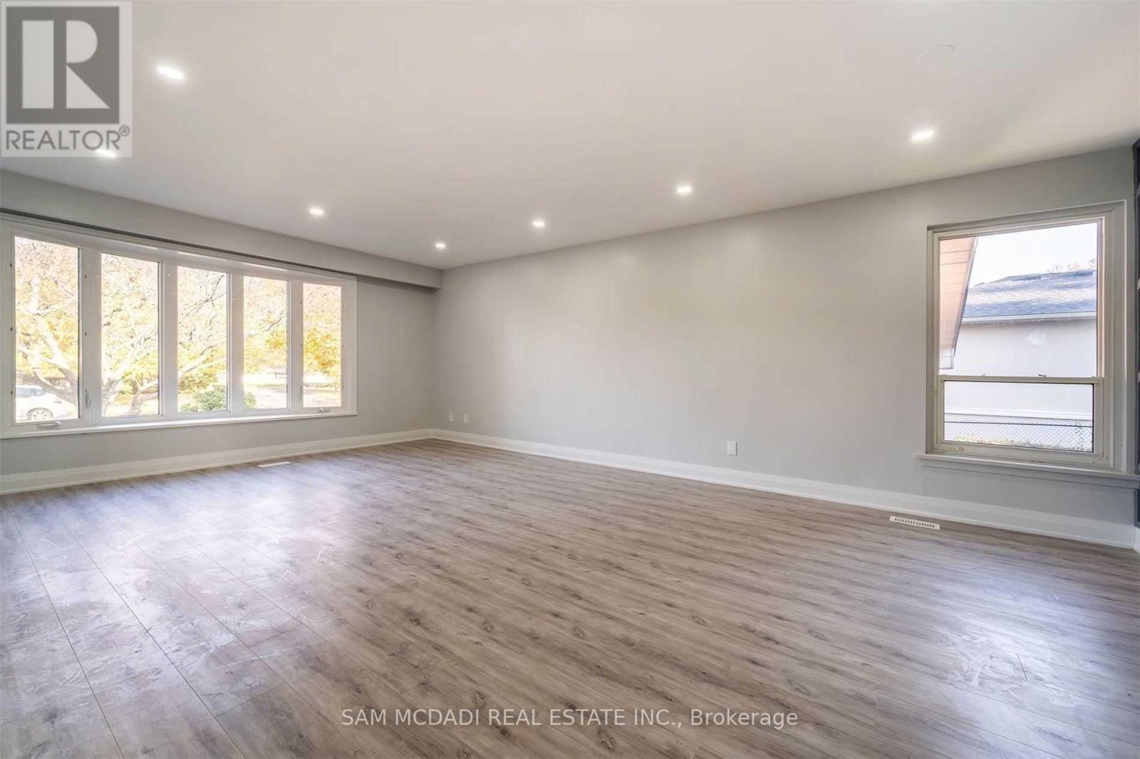 5318 Mericourt Road, Burlington, Ontario  L7L 3R4 - Photo 7 - W13206070