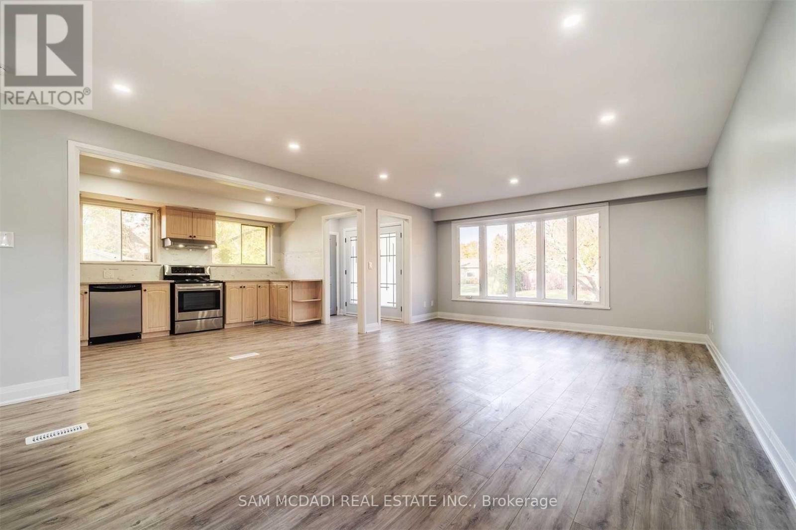 5318 Mericourt Road, Burlington, Ontario  L7L 3R4 - Photo 9 - W13206070
