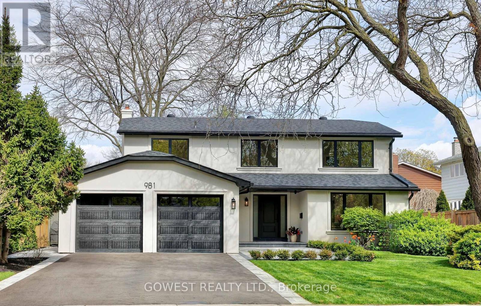 981 Valdese Drive, Mississauga, Ontario  L5C 2Z5 - Photo 1 - W13206086