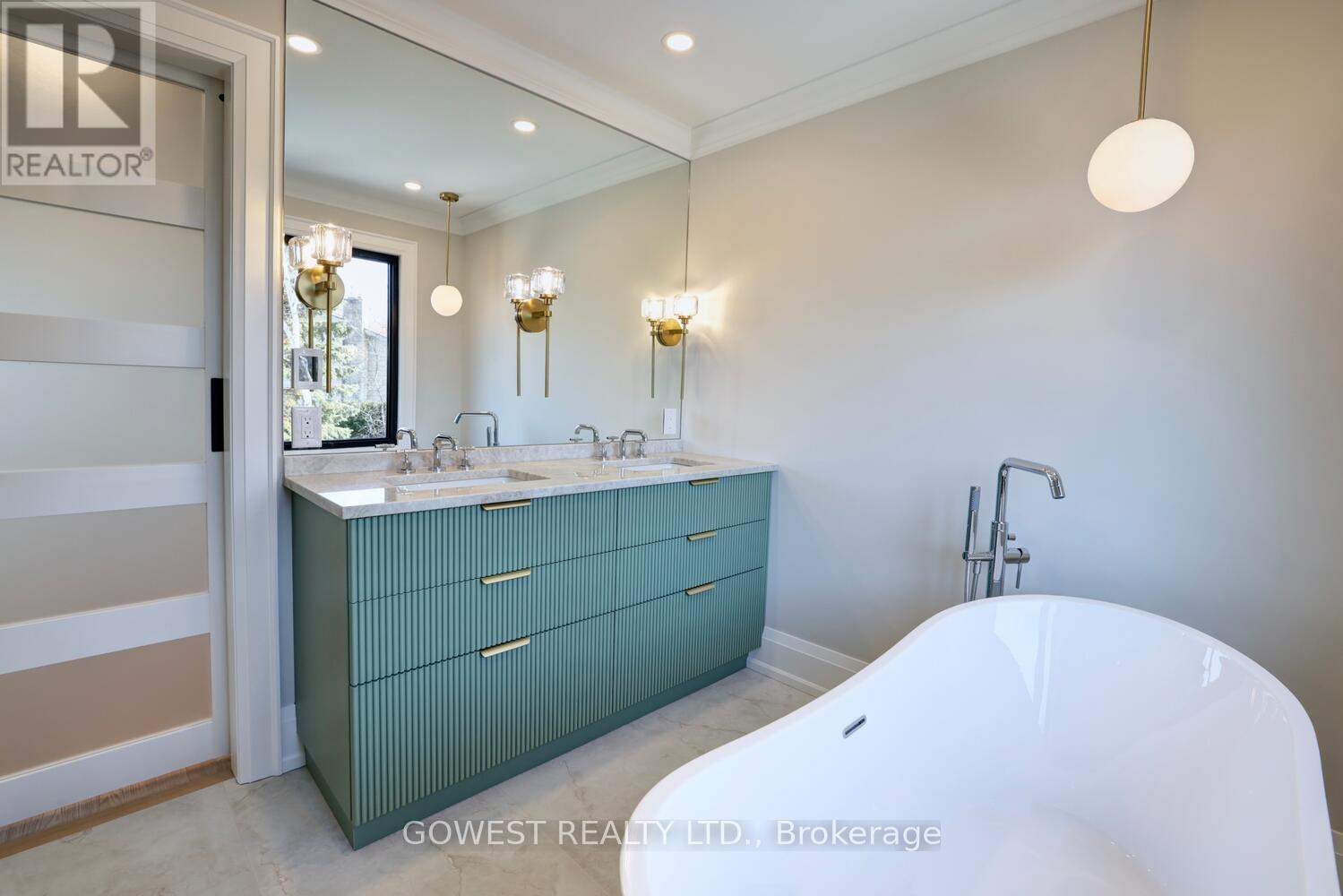 981 Valdese Drive, Mississauga, Ontario  L5C 2Z5 - Photo 28 - W13206086