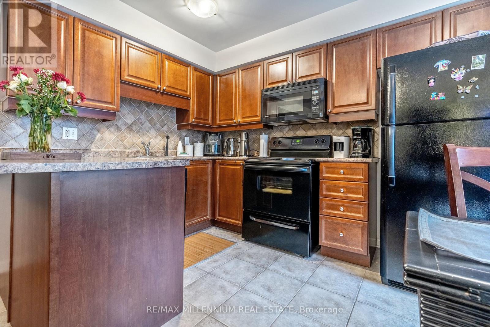 4 - 774 Neighbourhood Circle, Mississauga, Ontario  L5B 0B6 - Photo 11 - W13206094