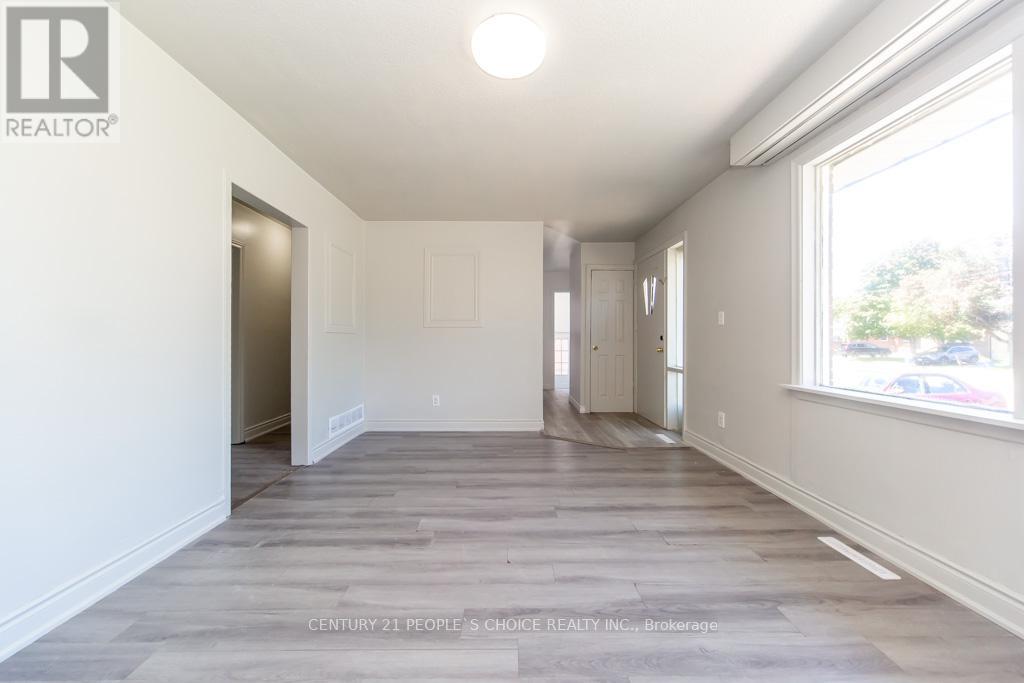 115 Mcmurchy Avenue S, Brampton, Ontario  L6Y 1Z1 - Photo 10 - W13206102