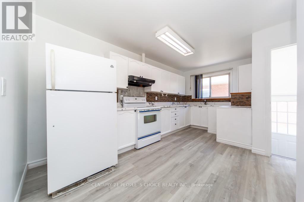 115 Mcmurchy Avenue S, Brampton, Ontario  L6Y 1Z1 - Photo 12 - W13206102