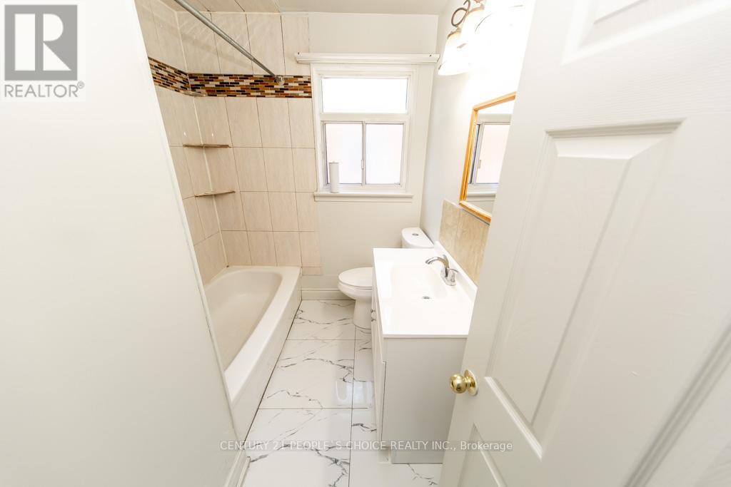 115 Mcmurchy Avenue S, Brampton, Ontario  L6Y 1Z1 - Photo 29 - W13206102