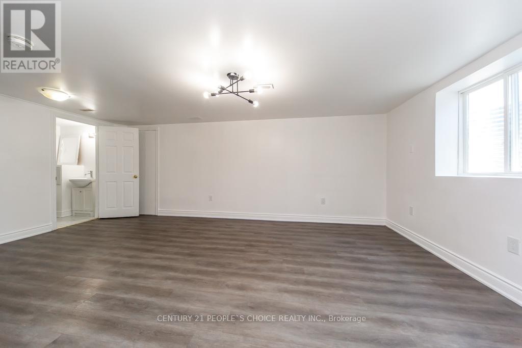 115 Mcmurchy Avenue S, Brampton, Ontario  L6Y 1Z1 - Photo 35 - W13206102