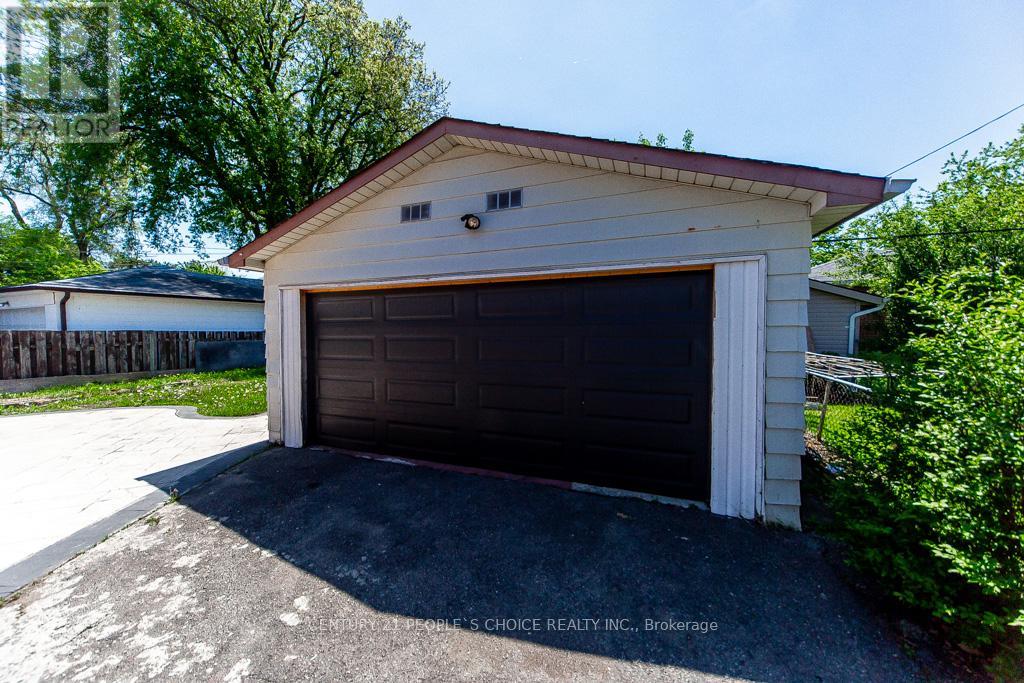 115 Mcmurchy Avenue S, Brampton, Ontario  L6Y 1Z1 - Photo 45 - W13206102