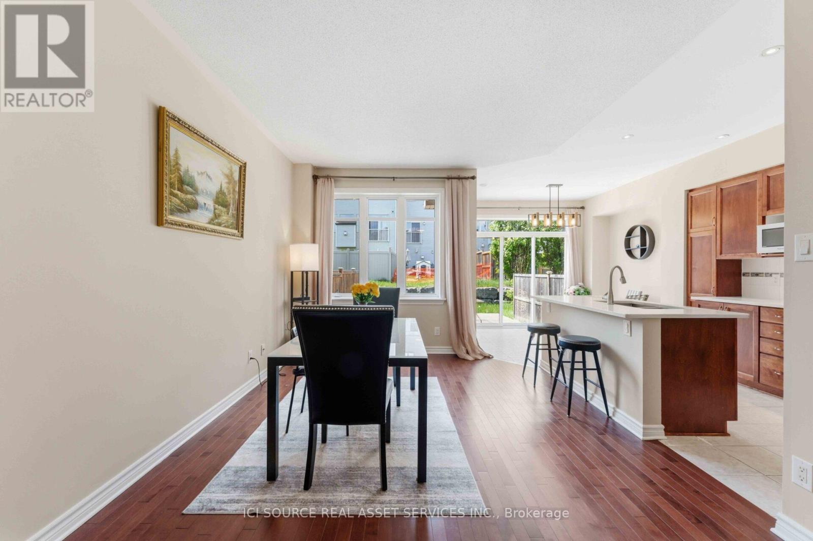 27 Torbec Avenue, Ottawa, Ontario  K2T 0B6 - Photo 2 - X13173142