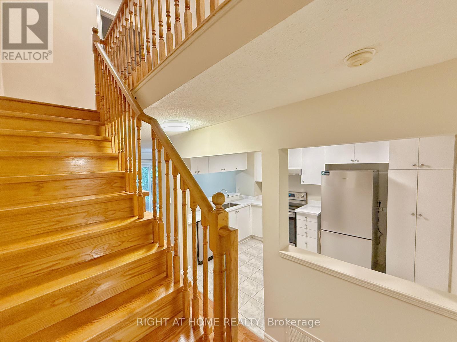 81 Northern Heights Drive, Richmond Hill, Ontario  L4B 4C9 - Photo 4 - N13130874