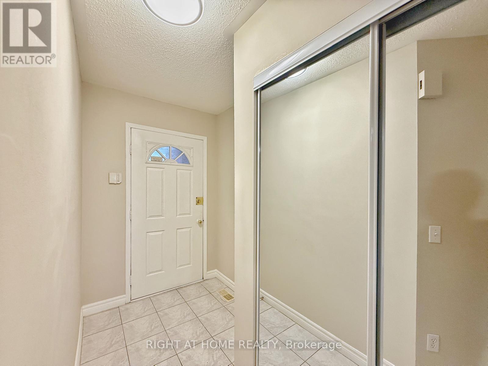 81 Northern Heights Drive, Richmond Hill, Ontario  L4B 4C9 - Photo 3 - N13130874