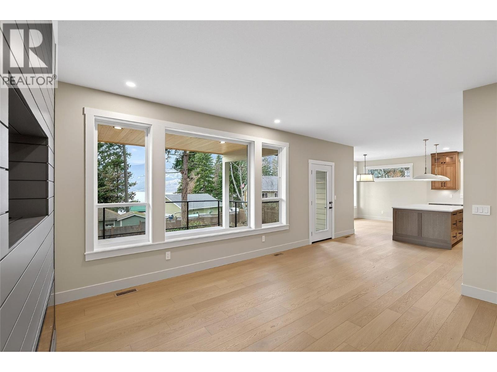 3682 Braelyn Road, Tappen, British Columbia  V0E 2X1 - Photo 9 - 10379011