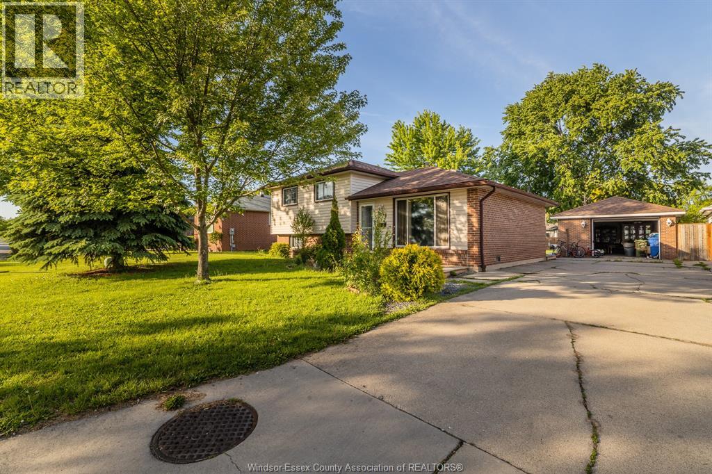 3018 Grandview Street, Windsor, Ontario  N8T 2L9 - Photo 4 - 26012260