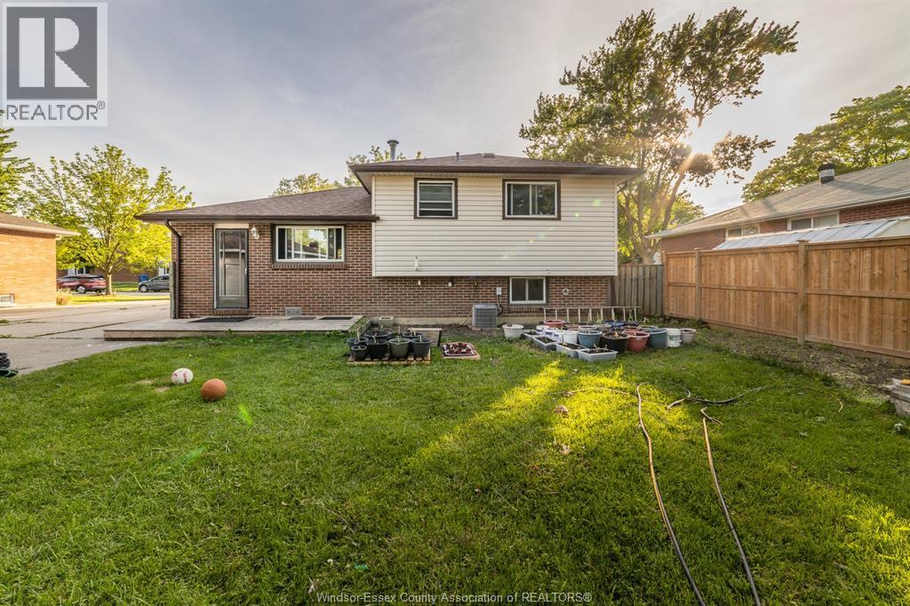 3018 Grandview Street, Windsor, Ontario  N8T 2L9 - Photo 25 - 26012260