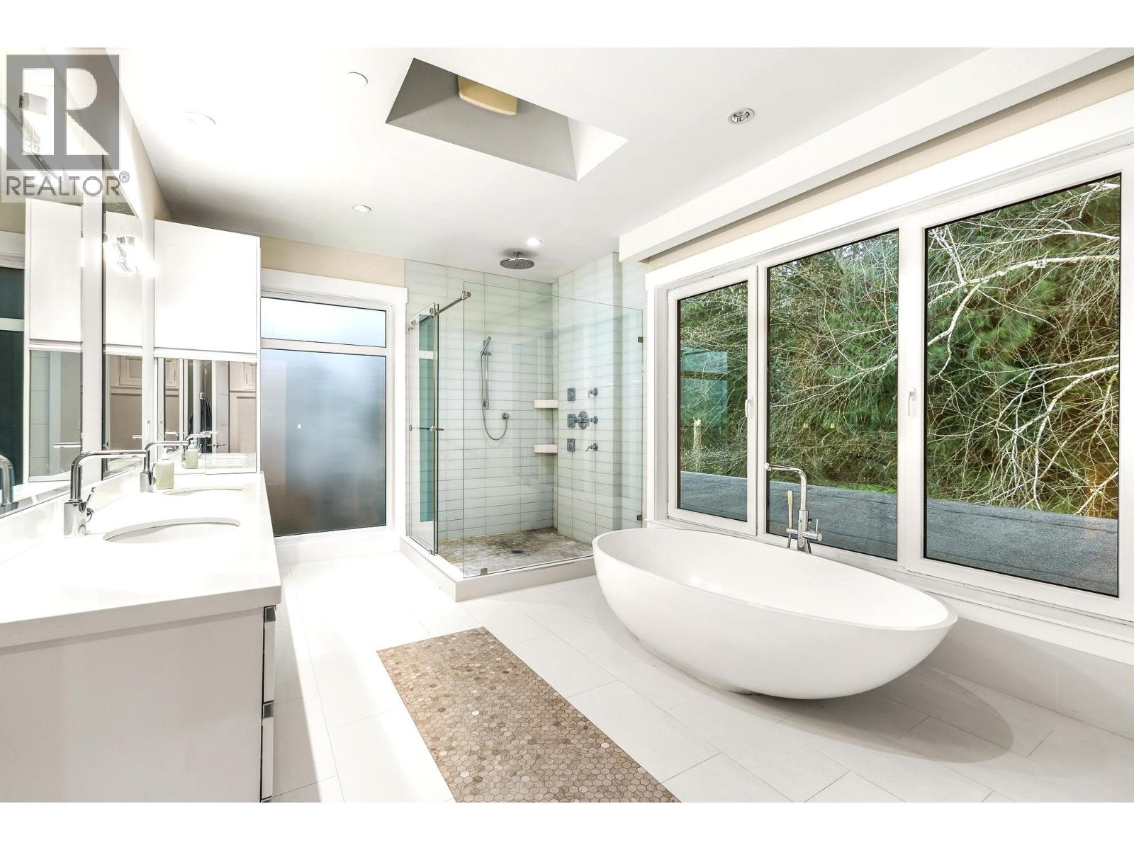 388 Hidhurst Place, West Vancouver, British Columbia  V7S 1K1 - Photo 15 - R3129048