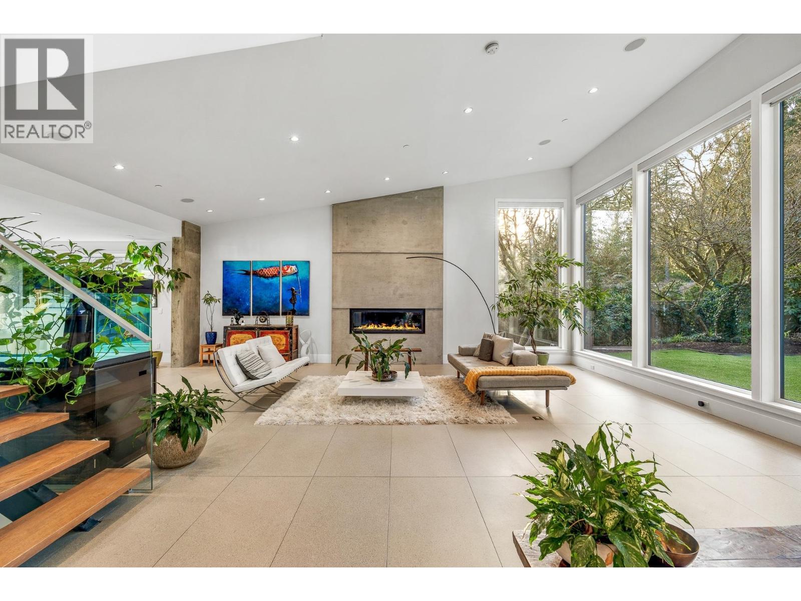 388 Hidhurst Place, West Vancouver, British Columbia  V7S 1K1 - Photo 3 - R3129048