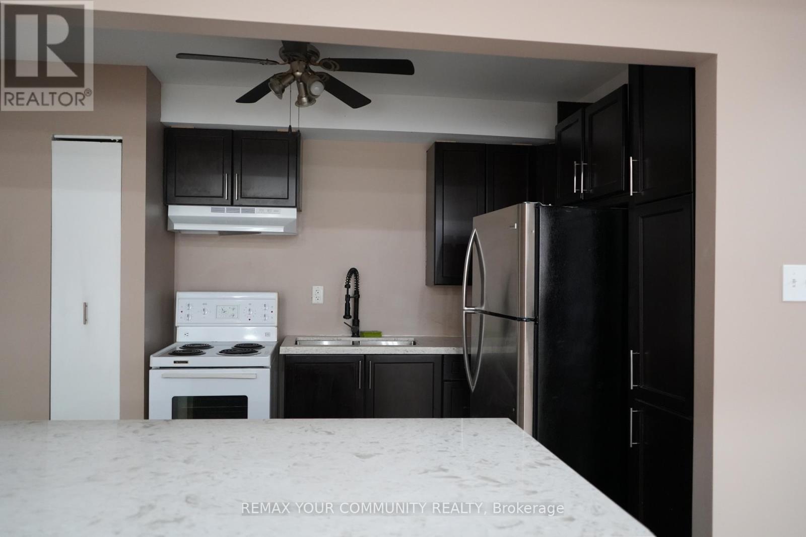 159 - 252 John Garland Boulevard, Toronto, Ontario  M9V 1N8 - Photo 9 - W13203318