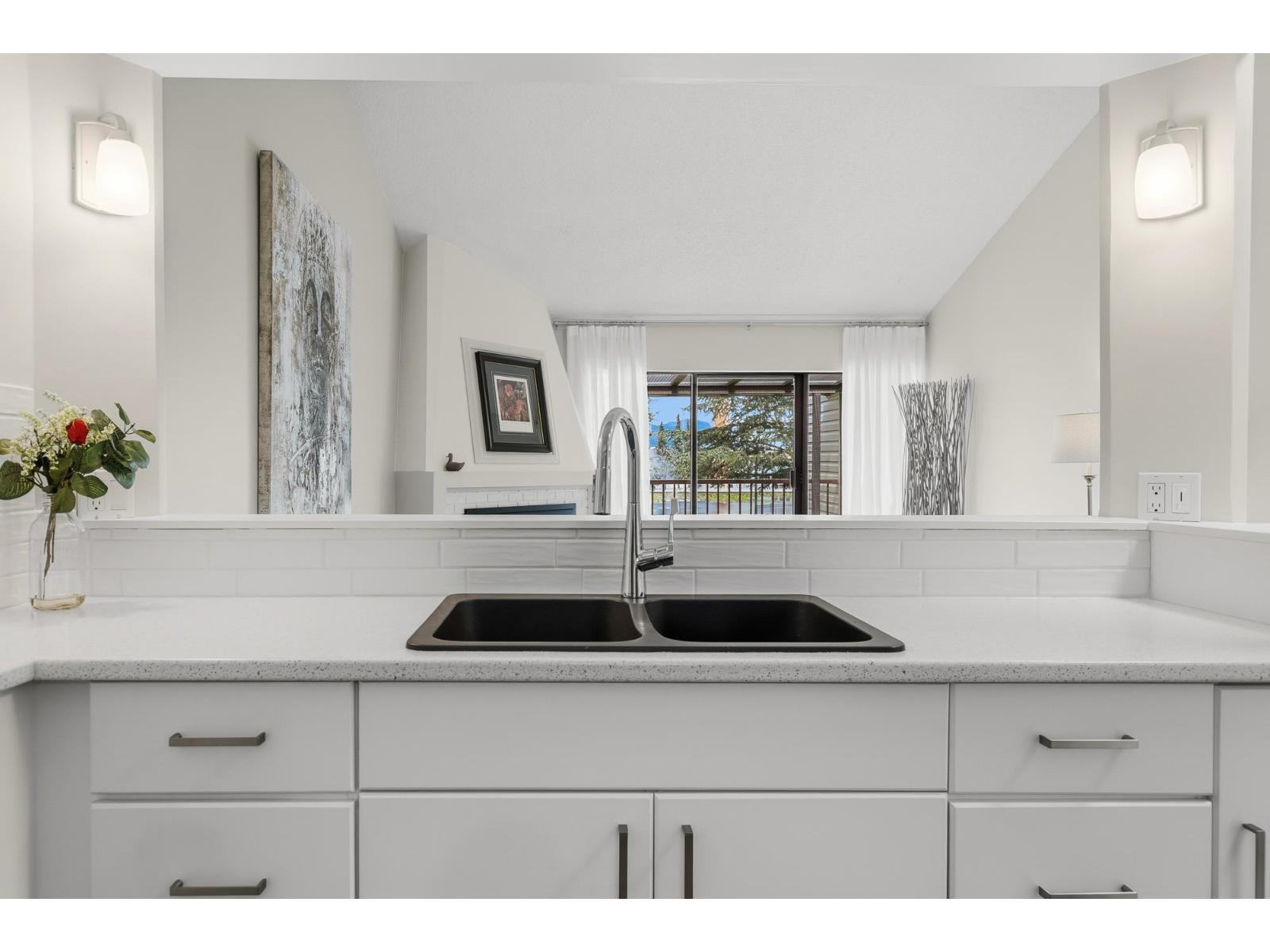 6 45915 Cheam Avenue, Chilliwack Downtown, Chilliwack, British Columbia  V2P 1N7 - Photo 4 - R3127916