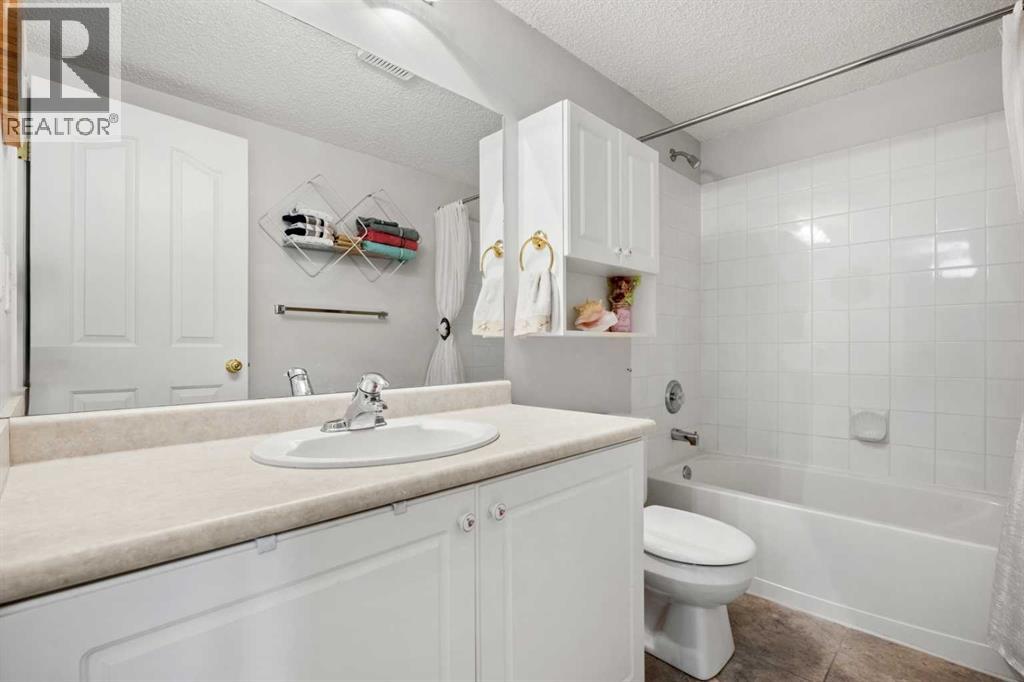 1208 Millrise Point Sw, Calgary, Alberta  T2Y 3W4 - Photo 33 - A2300748