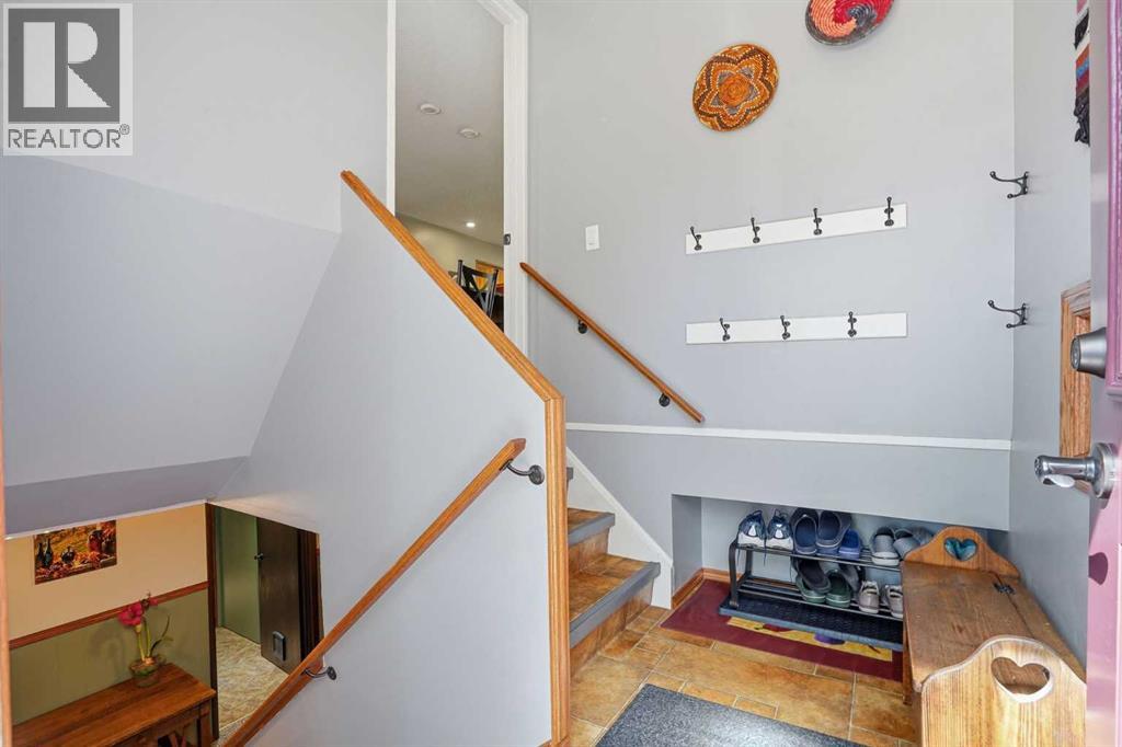 6448 Silver Ridge Way Nw, Calgary, Alberta  T3B 3X7 - Photo 15 - A2313302