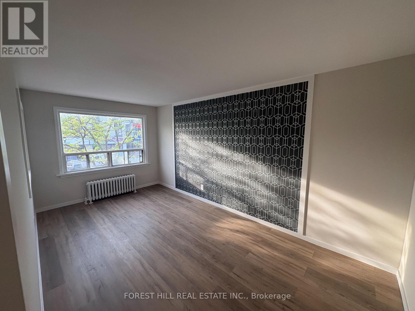 3 - 245 Lakeshore Road E, Mississauga, Ontario  L5G 1G8 - Photo 3 - W13206126