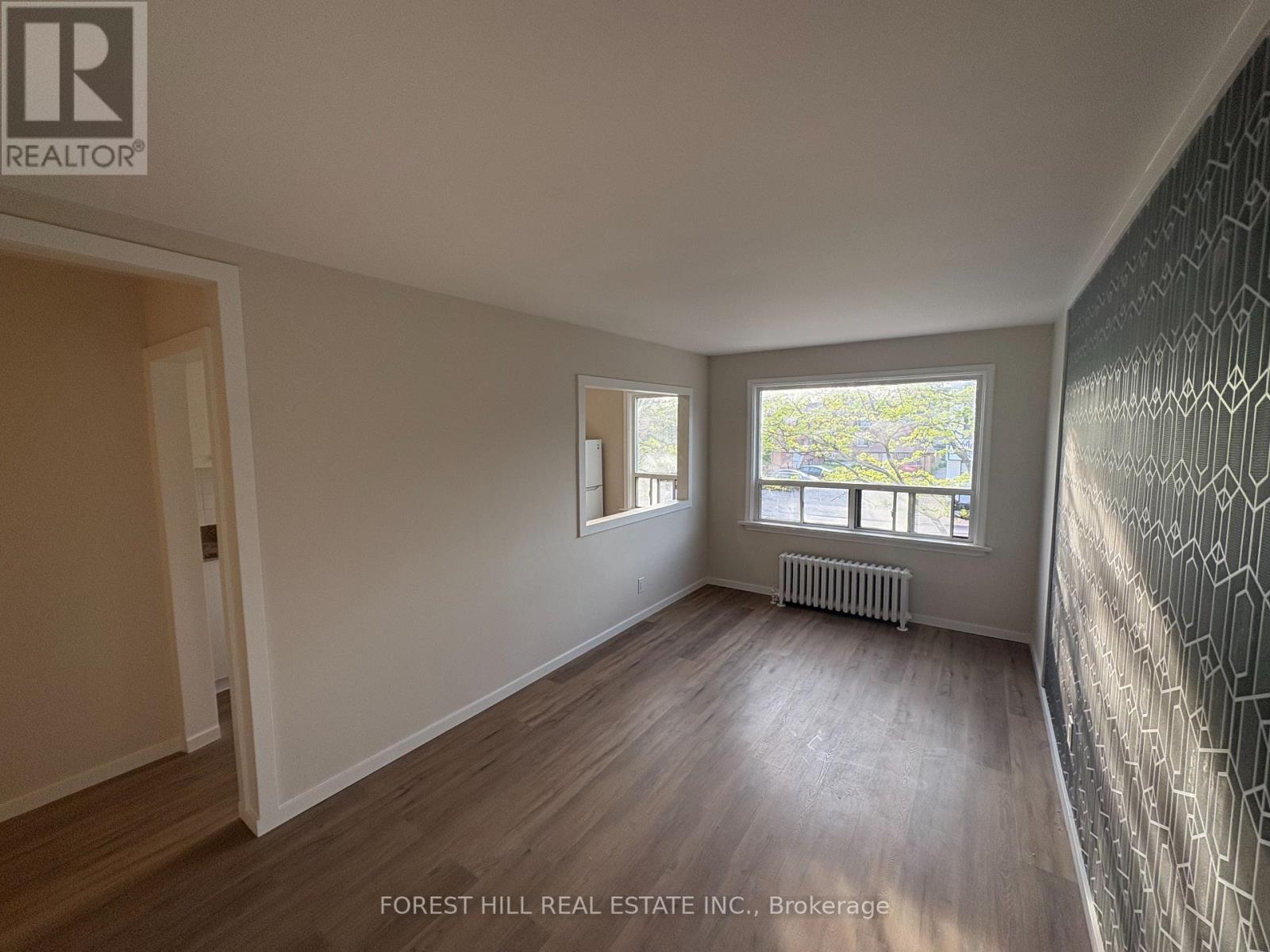 3 - 245 Lakeshore Road E, Mississauga, Ontario  L5G 1G8 - Photo 4 - W13206126