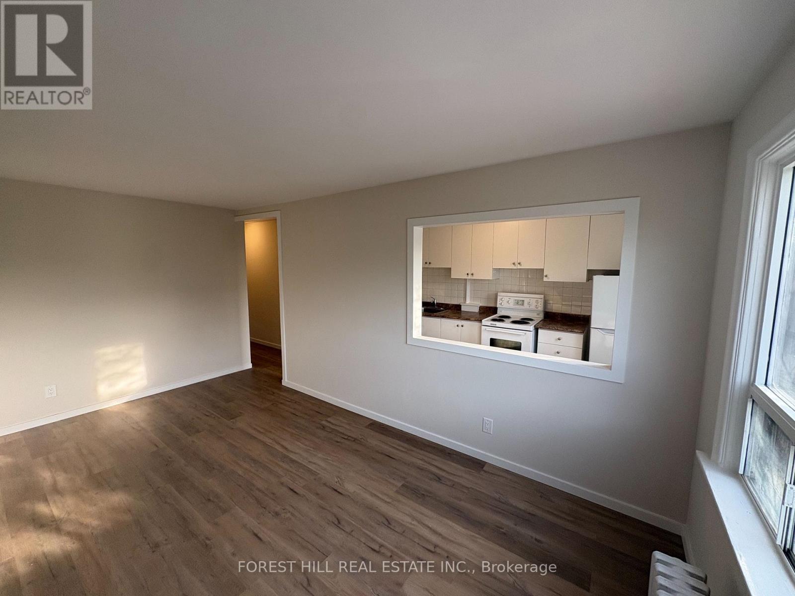 3 - 245 Lakeshore Road E, Mississauga, Ontario  L5G 1G8 - Photo 5 - W13206126