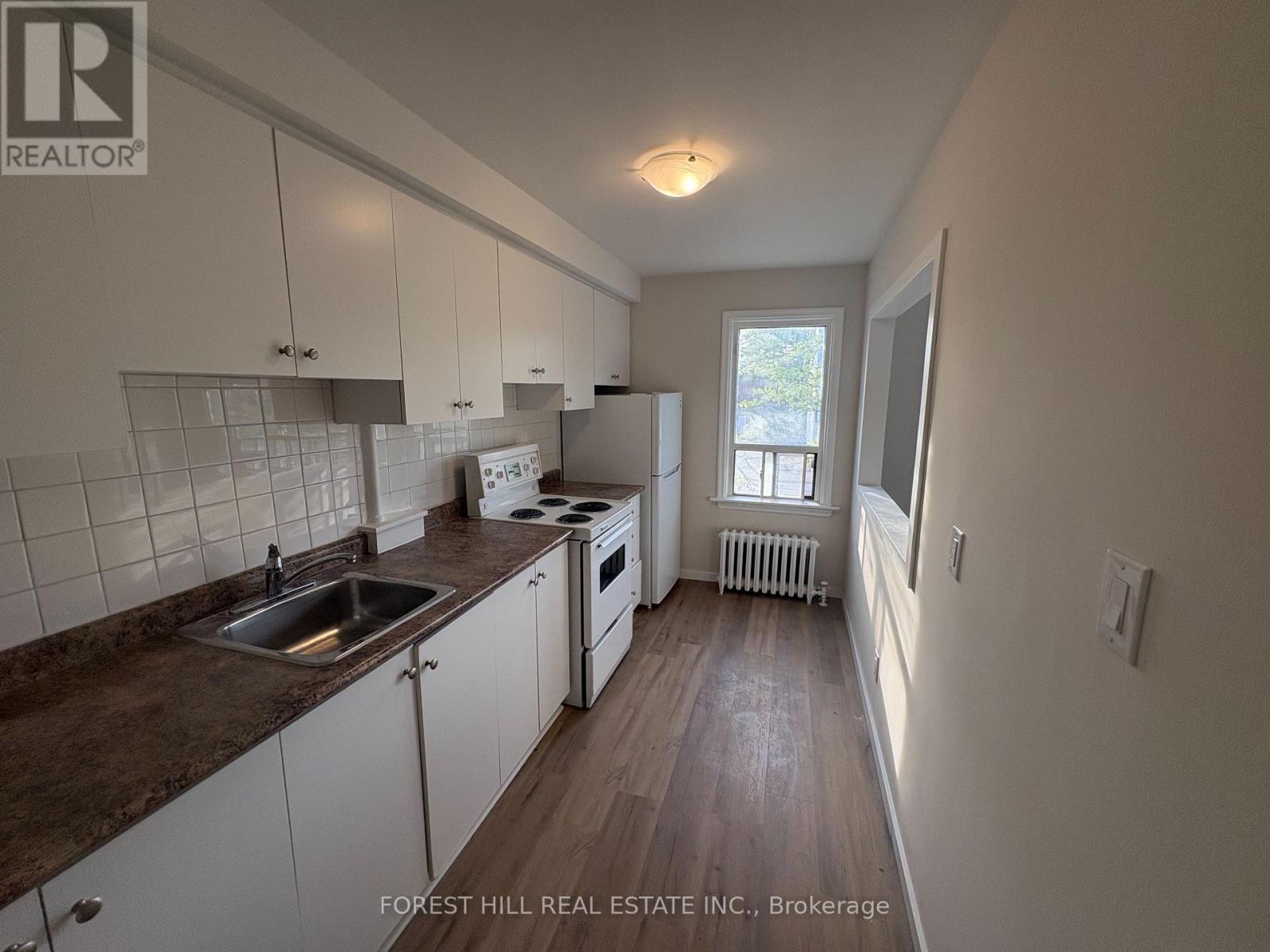 3 - 245 Lakeshore Road E, Mississauga, Ontario  L5G 1G8 - Photo 7 - W13206126