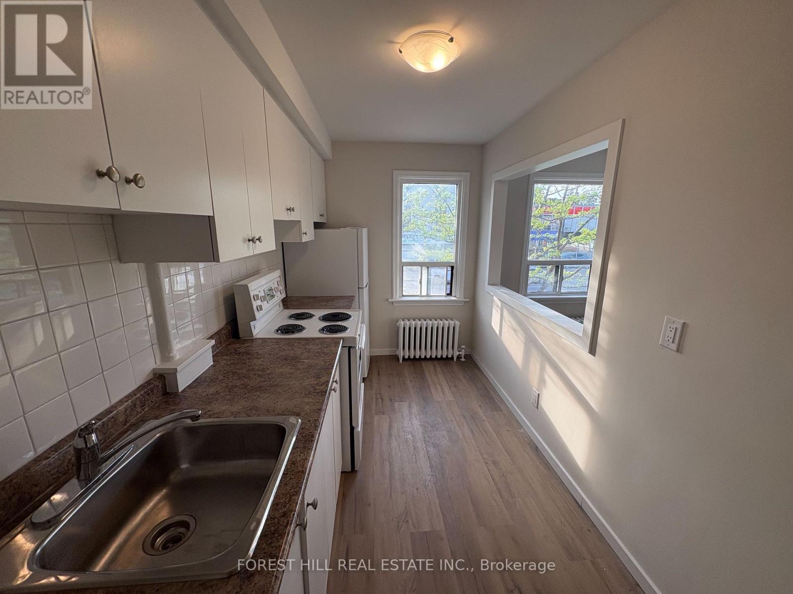3 - 245 Lakeshore Road E, Mississauga, Ontario  L5G 1G8 - Photo 8 - W13206126