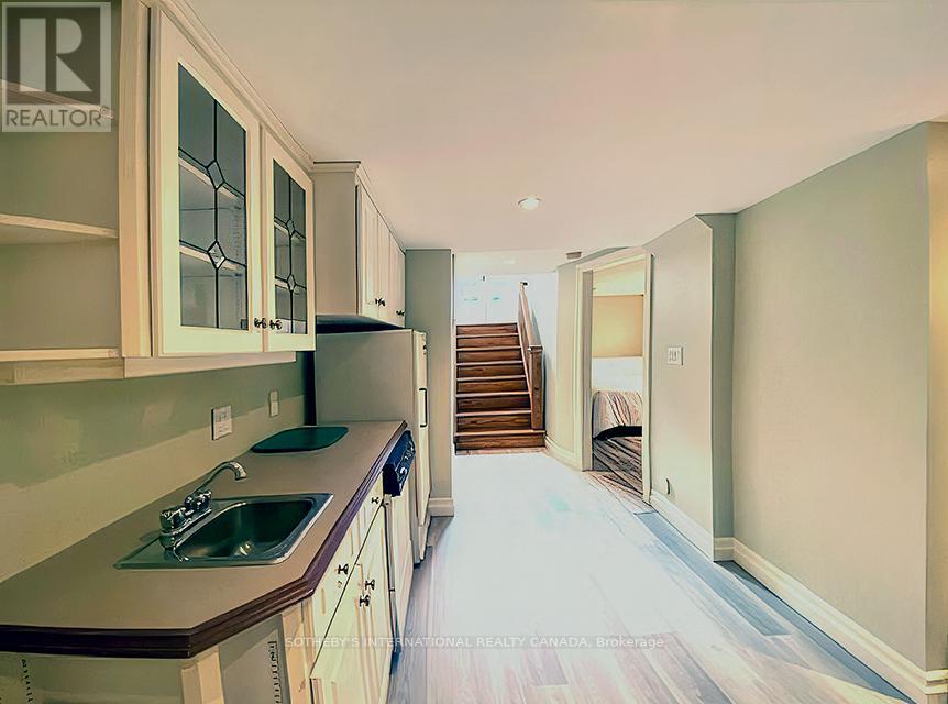 Main + Lower - 21 Melgund Road, Toronto, Ontario  M5R 1Z9 - Photo 13 - C13072548