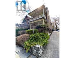 MAIN + LOWER - 21 MELGUND ROAD, Toronto, Ontario