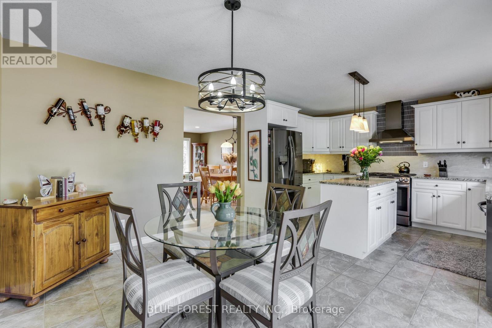 116 Woodvale Drive, Thames Centre, Ontario  N0L 1G3 - Photo 12 - X13206190