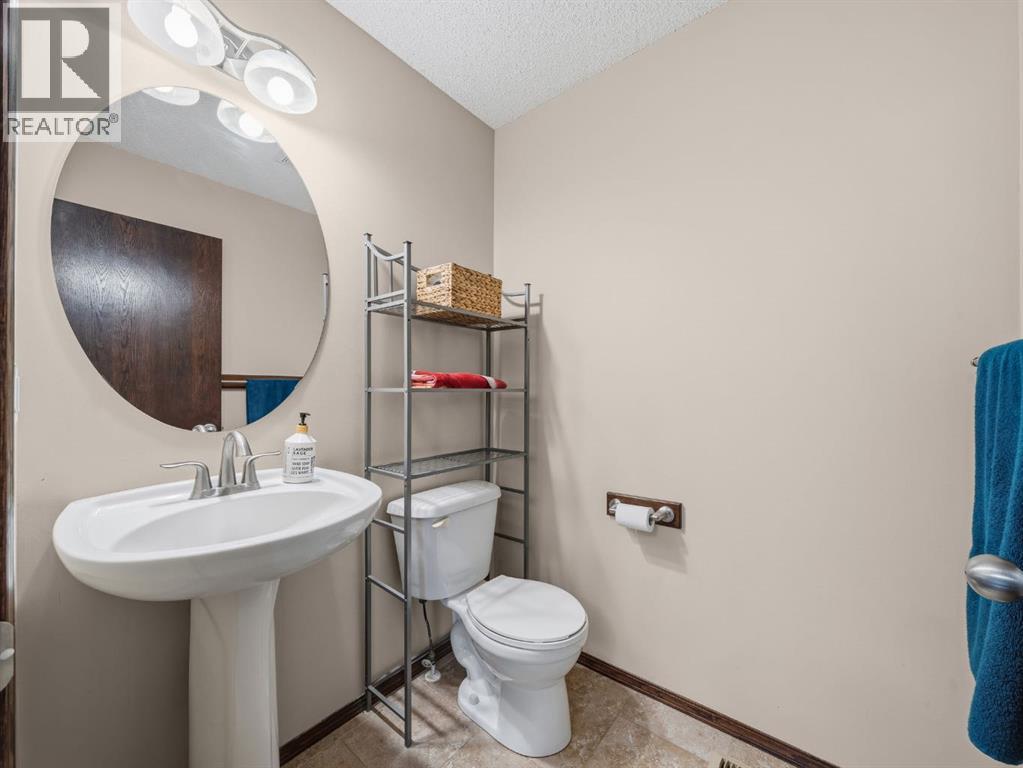 28 Cranberry Lane Se, Calgary, Alberta  T3M 0L5 - Photo 17 - A2313896