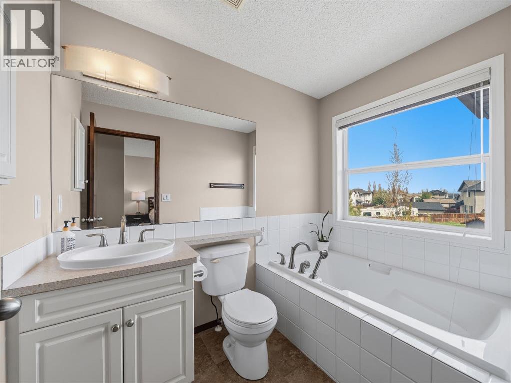 28 Cranberry Lane Se, Calgary, Alberta  T3M 0L5 - Photo 23 - A2313896