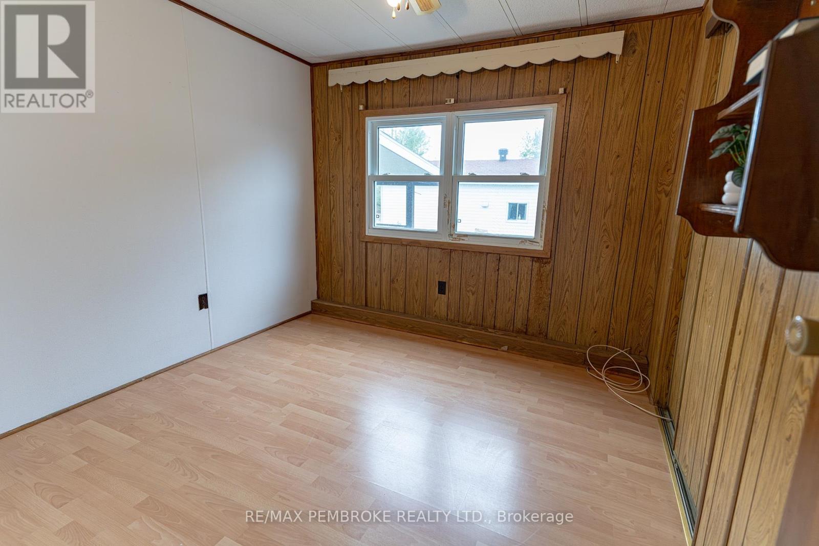 94 Pinehurst Estates, Petawawa, Ontario  K8H 2H2 - Photo 17 - X13206154