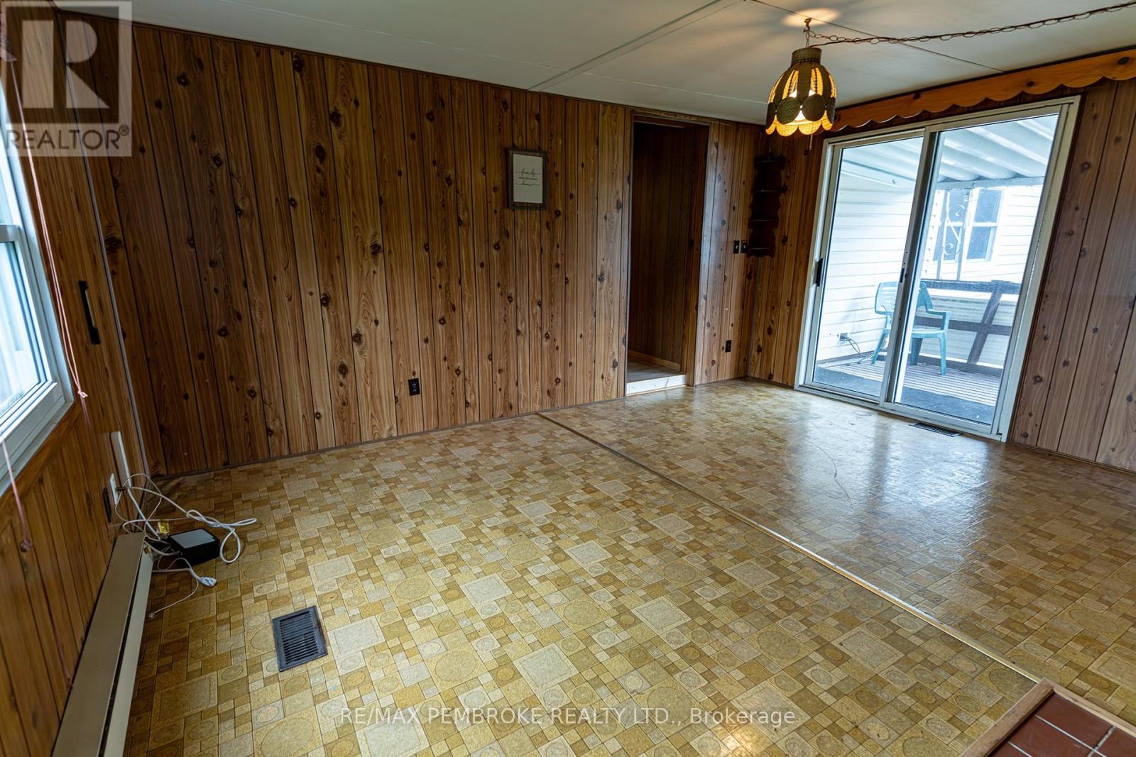 94 Pinehurst Estates, Petawawa, Ontario  K8H 2H2 - Photo 27 - X13206154