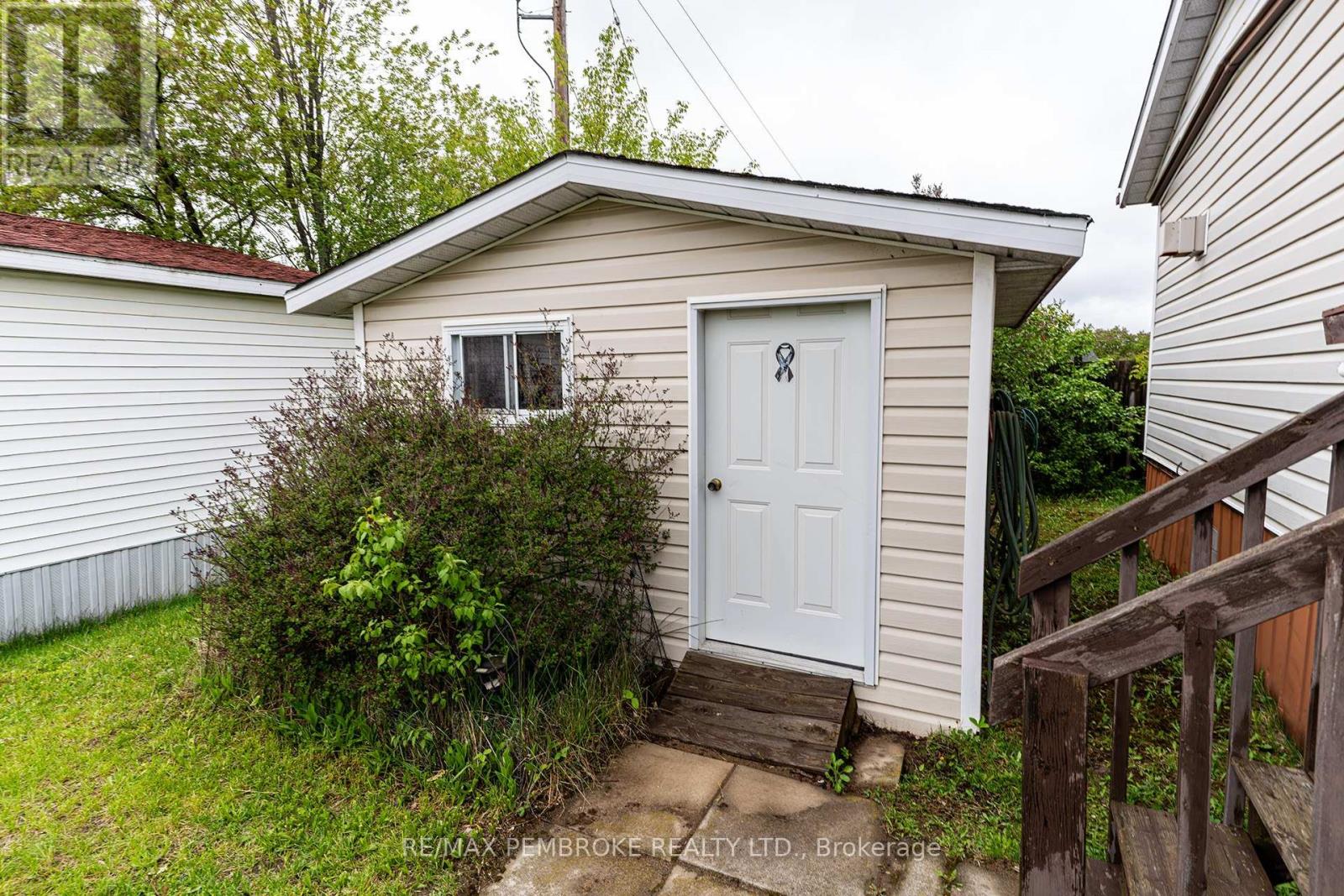 94 Pinehurst Estates, Petawawa, Ontario  K8H 2H2 - Photo 28 - X13206154