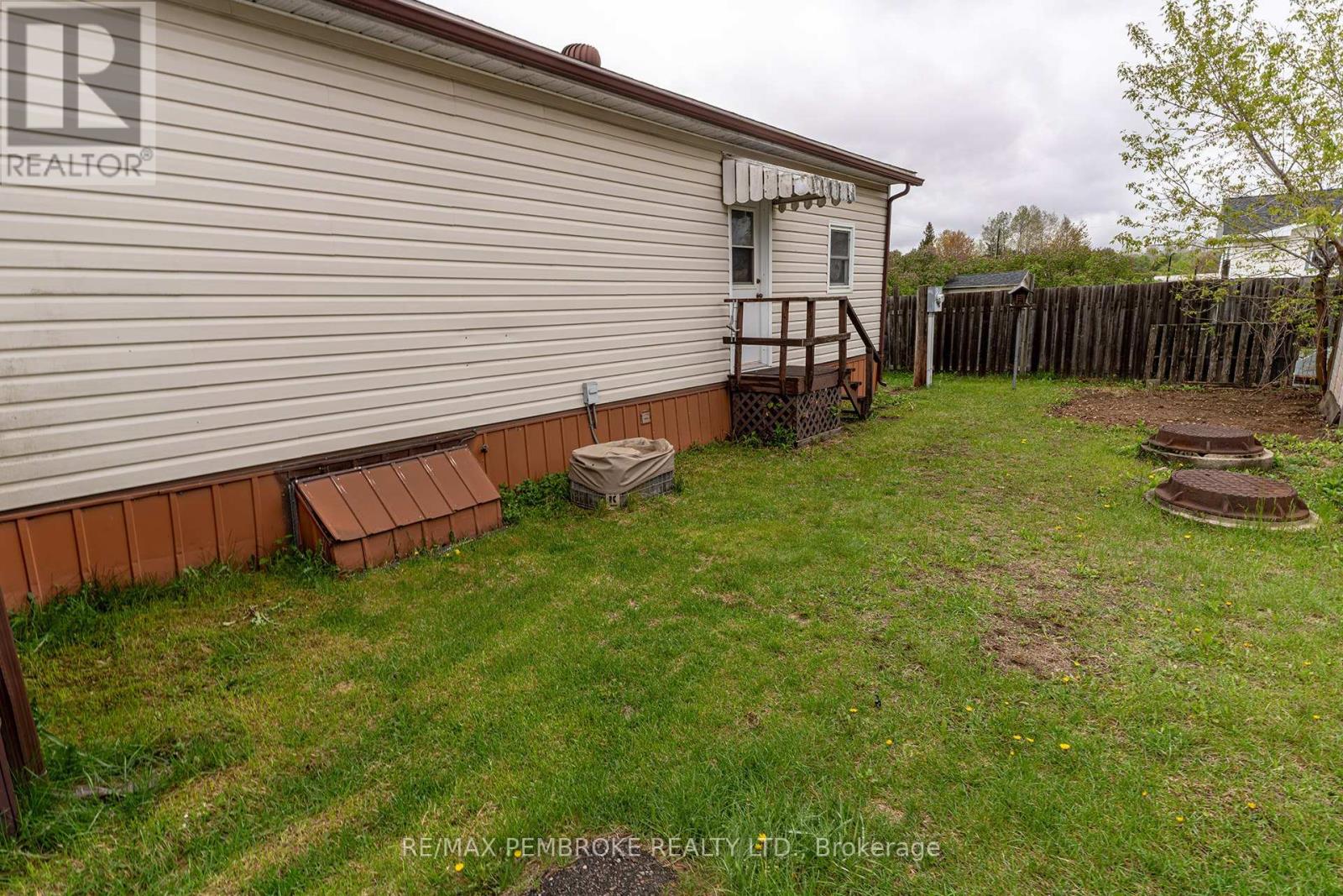 94 Pinehurst Estates, Petawawa, Ontario  K8H 2H2 - Photo 31 - X13206154