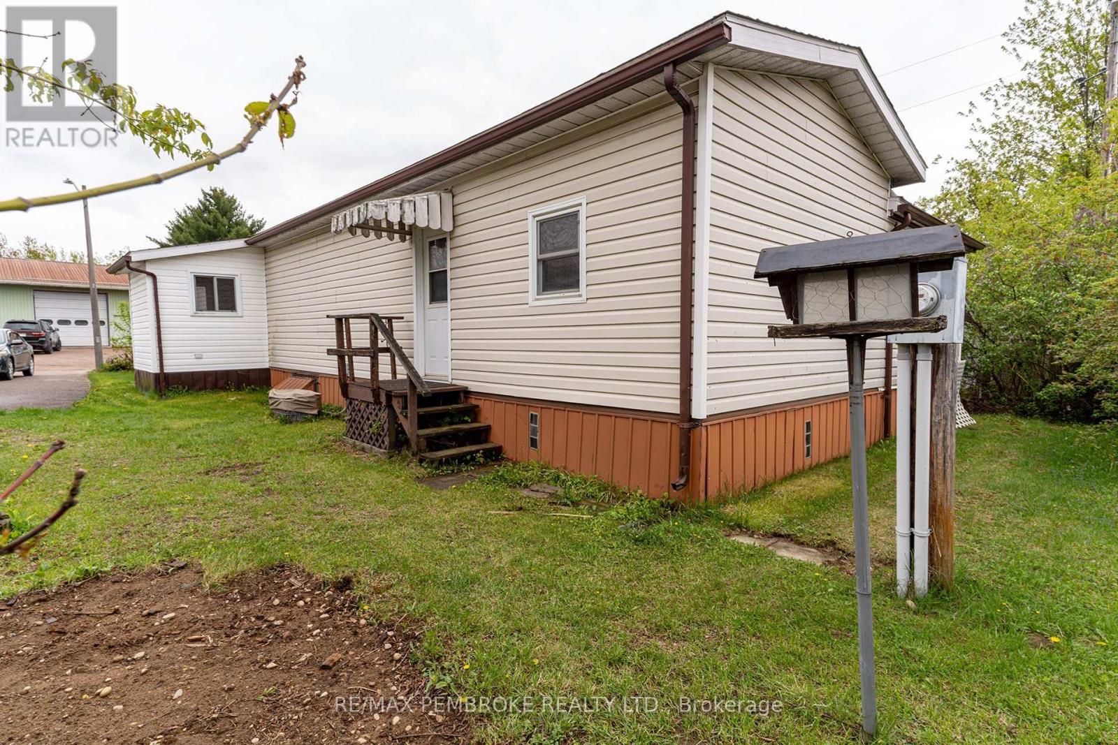94 Pinehurst Estates, Petawawa, Ontario  K8H 2H2 - Photo 32 - X13206154