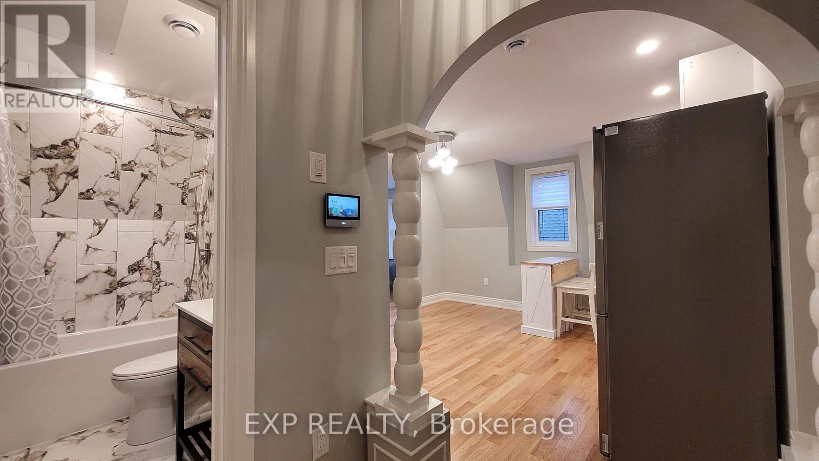 301 - 157 James Street, Ottawa, Ontario  K1R 5M4 - Photo 2 - X13206206