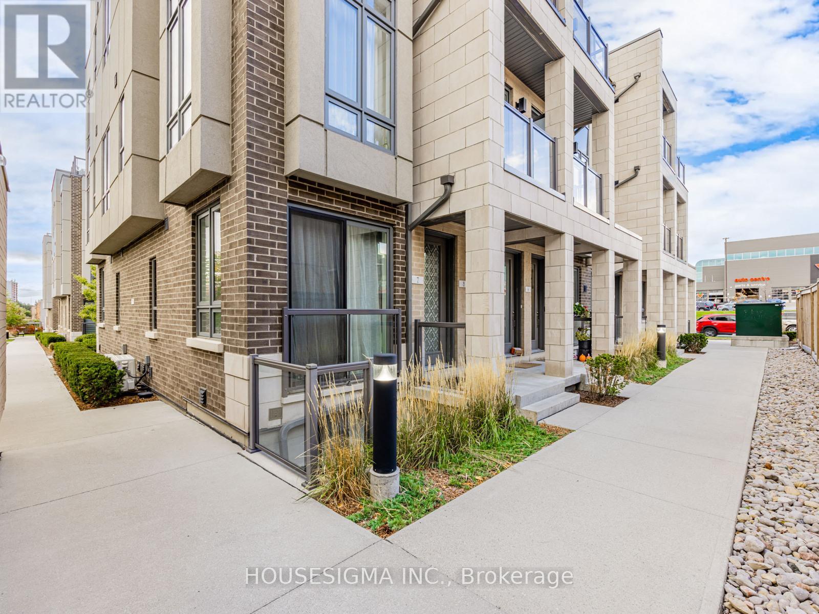 5 - 713 Lawrence Avenue W, Toronto, Ontario  M6A 1B4 - Photo 2 - W13206150