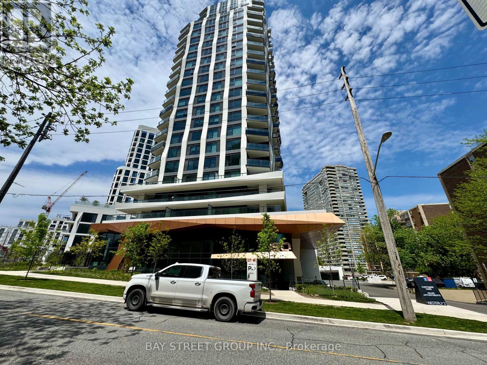 2013 - 60 CENTRAL PARK ROADWAY, Toronto, Ontario