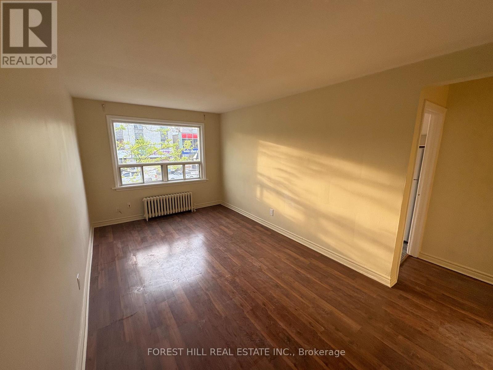 3 - 247 Lakeshore Road E, Mississauga, Ontario  L5G 1G8 - Photo 3 - W13206176
