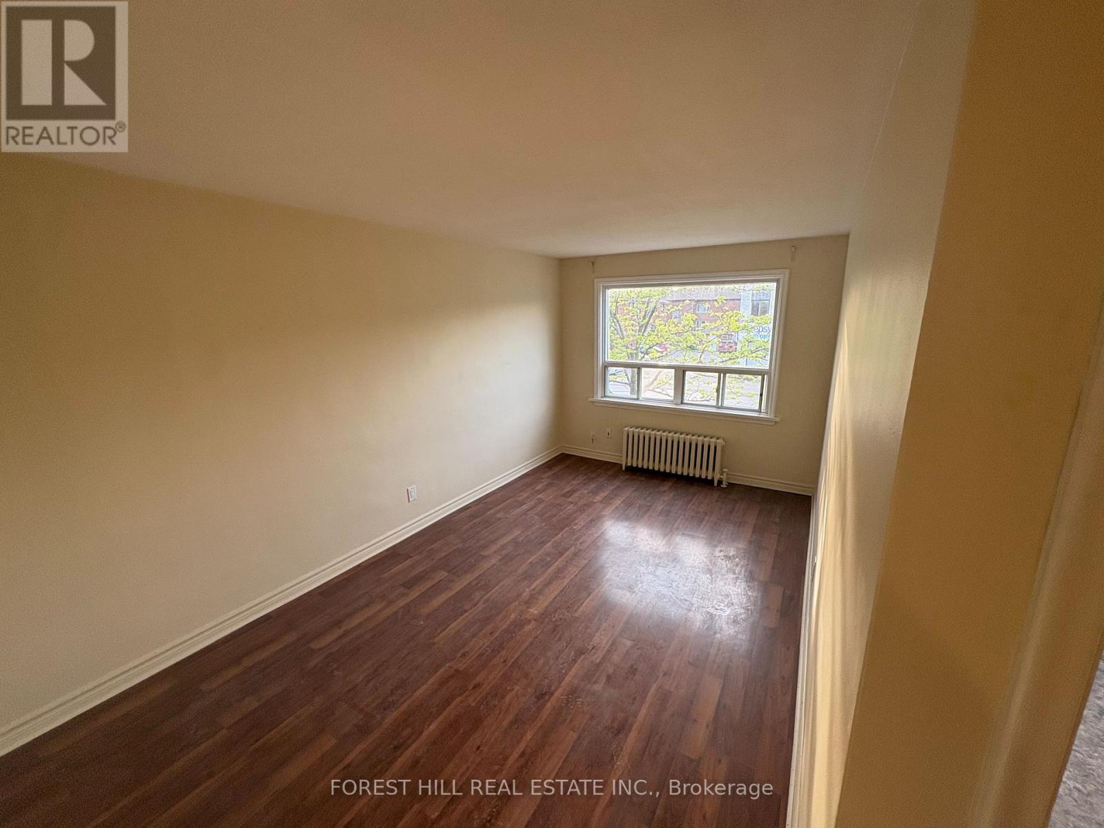 3 - 247 Lakeshore Road E, Mississauga, Ontario  L5G 1G8 - Photo 4 - W13206176