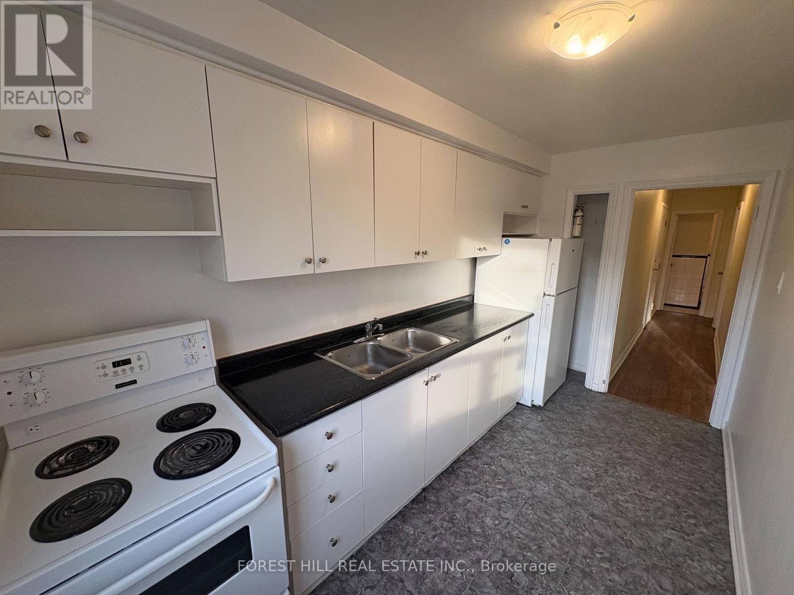 3 - 247 Lakeshore Road E, Mississauga, Ontario  L5G 1G8 - Photo 7 - W13206176