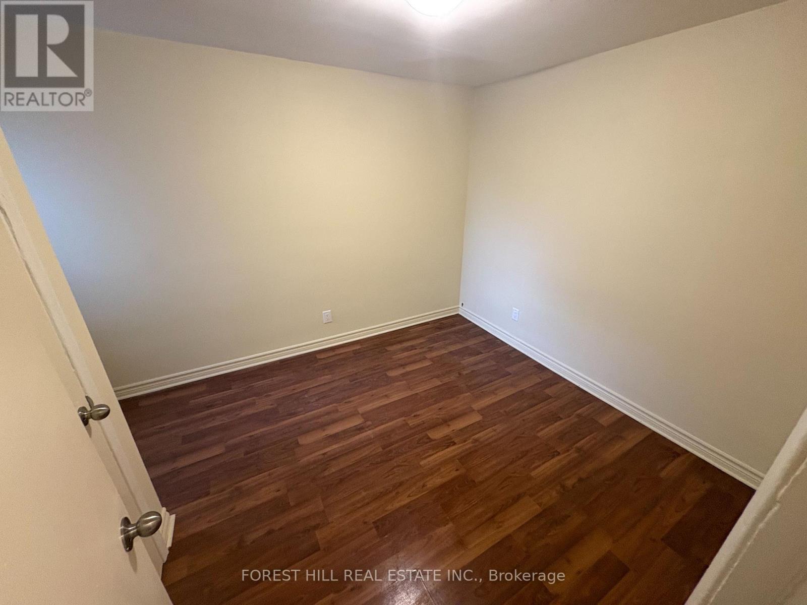 3 - 247 Lakeshore Road E, Mississauga, Ontario  L5G 1G8 - Photo 8 - W13206176